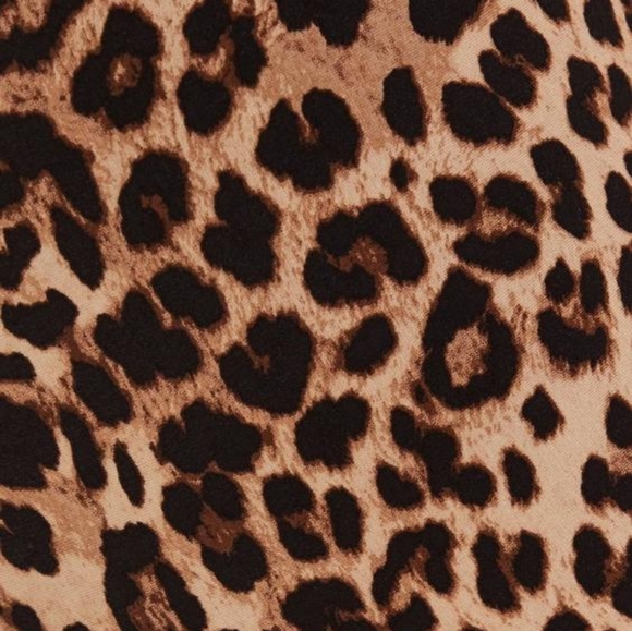 SOLD  Torrid Leopard Print Pixie Ponte Pants sz 0 Leggings 12 / 14 - Picture 3 of 5